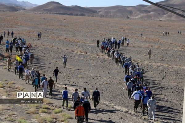 برگزاری همایش کوه‌پیمایی در مرکزآموزش ۰۴ امام رضا(ع) نزاجا به مناسبت هفته دفاع مقدس