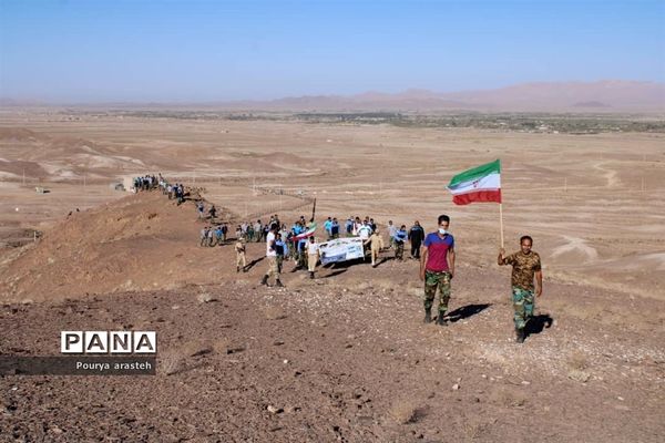 برگزاری همایش کوه‌پیمایی در مرکزآموزش ۰۴ امام رضا(ع) نزاجا به مناسبت هفته دفاع مقدس