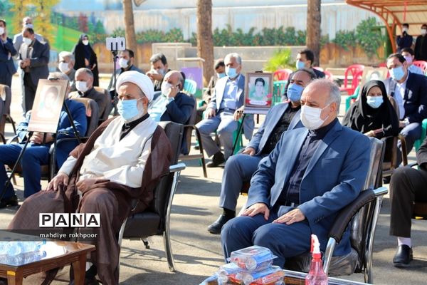 نواختن زنگ ایثار ومقاوت دردبیرستان شیخ هادی هادوی بیرجند