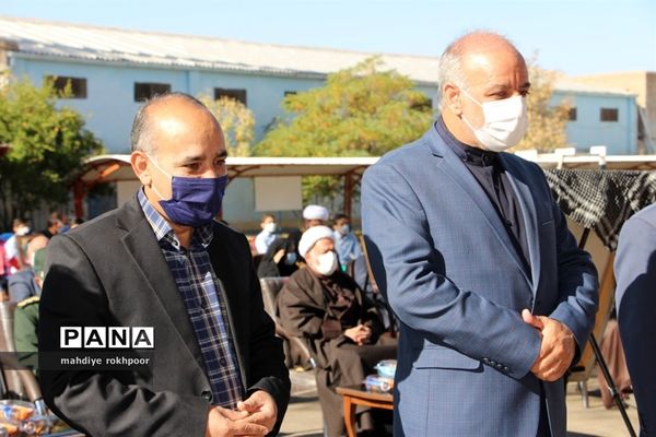 نواختن زنگ ایثار ومقاوت دردبیرستان شیخ هادی هادوی بیرجند