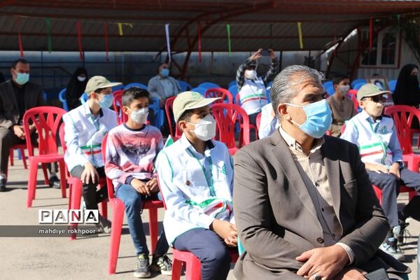 نواختن زنگ ایثار ومقاوت دردبیرستان شیخ هادی هادوی بیرجند