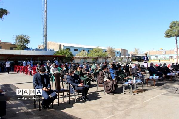 نواختن زنگ ایثار ومقاوت دردبیرستان شیخ هادی هادوی بیرجند