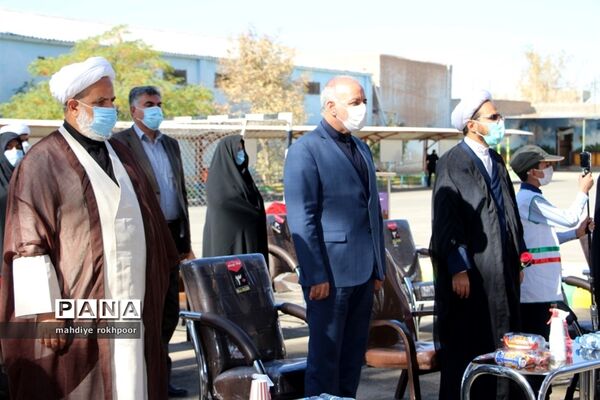 نواختن زنگ ایثار ومقاوت دردبیرستان شیخ هادی هادوی بیرجند