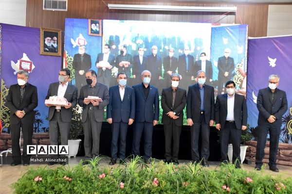 آیین نمادین زنگ استانی ایثار و مقاومت _دبیرستان شاهد خاندان قفلی ناحیه ۷ مشهد مقدس