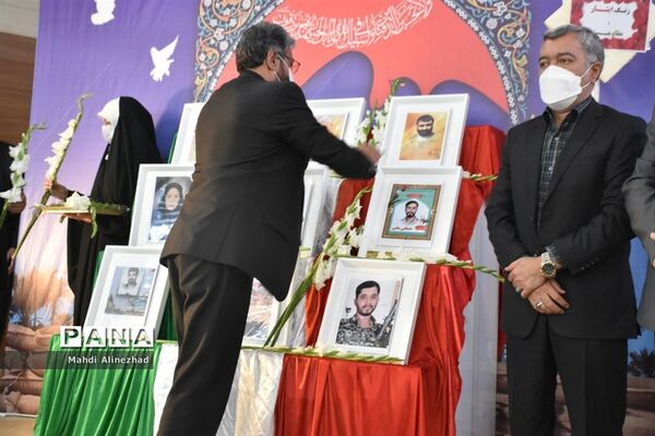آیین نمادین زنگ استانی ایثار و مقاومت _دبیرستان شاهد خاندان قفلی ناحیه ۷ مشهد مقدس