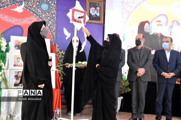 آیین نمادین زنگ استانی ایثار و مقاومت _دبیرستان شاهد خاندان قفلی ناحیه ۷ مشهد مقدس