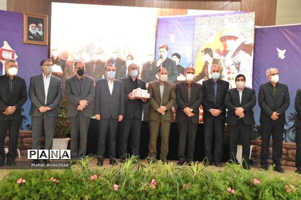آیین نمادین زنگ استانی ایثار و مقاومت _دبیرستان شاهد خاندان قفلی ناحیه ۷ مشهد مقدس
