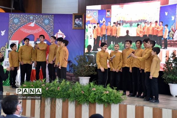 آیین نمادین زنگ استانی ایثار و مقاومت _دبیرستان شاهد خاندان قفلی ناحیه ۷ مشهد مقدس