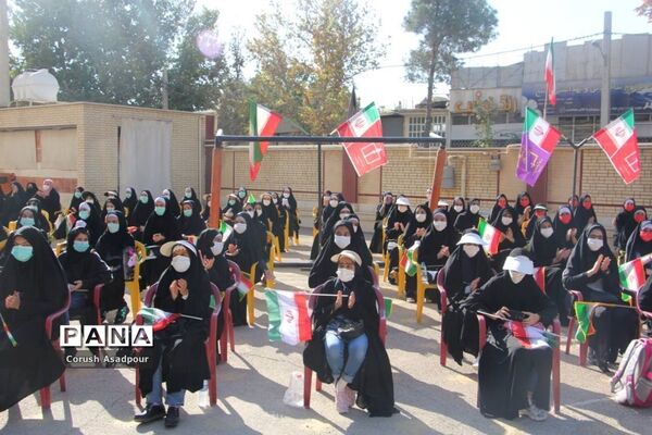 آیین استانی نواختن زنگ ایثار و مقاومت در مدرسه شاهد دالکی ناحیه 1 شیراز