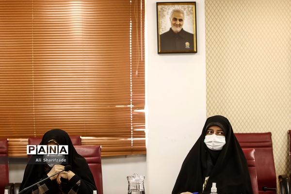 نشست معاون امور زنان رئیس جمهوری با خانواده ایثارگران و شهدا