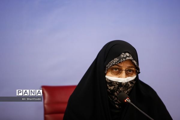 نشست معاون امور زنان رئیس جمهوری با خانواده ایثارگران و شهدا