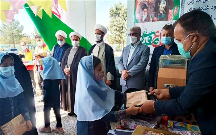 حضور دانش‌آموزان در مراسم جشن عاطفه‌ها مایه دلگرمی است