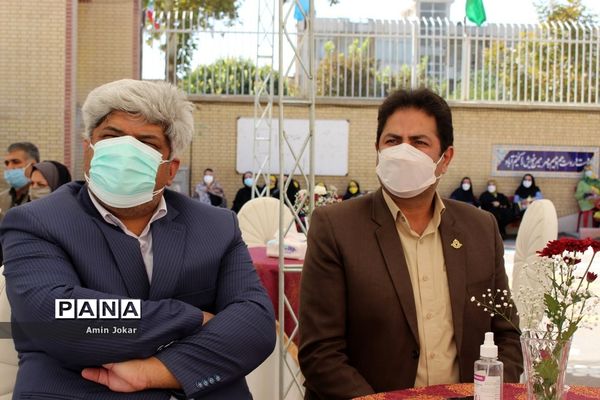 پویش مهر عاطفه‌ها همزمان با سراسر کشور در مدارس استان فارس