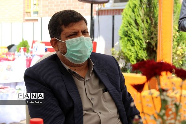 پویش مهر عاطفه‌ها همزمان با سراسر کشور در مدارس استان فارس