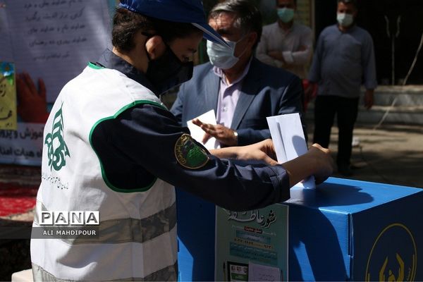 مراسم جشن عاطفه‌ها در آموزشگاه  امام‌رضا(ع)  شهرستان چهاردانگه