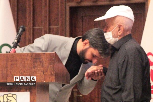تقدیر از فرماندهان شهید قم