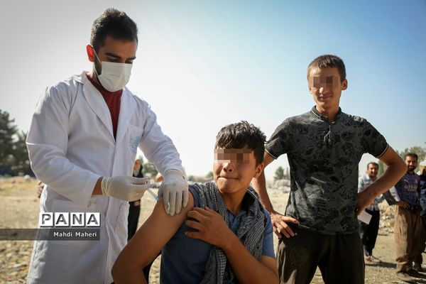 تزریق واکسن سیار برای اقشار آسیب پذیر و افراد بی سرپناه و کودکار کار