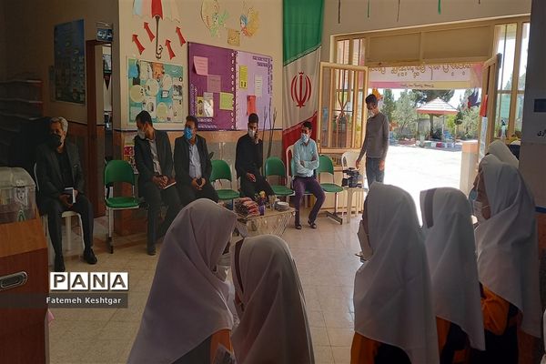 برگزاری جشن عاطفه‌ها در دبستان بنت الهدی خضری دشت بیاض