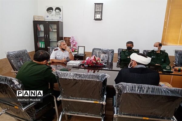 همزمان با هفتم مهرماه ماه از آتش نشانان کاشمر تجلیل شد