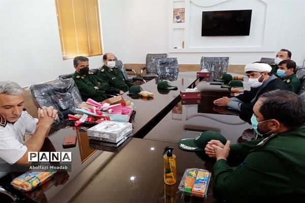 همزمان با هفتم مهرماه ماه از آتش نشانان کاشمر تجلیل شد