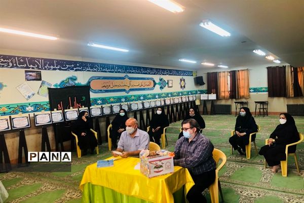 برگزاری پویش مهر عاطفه ها و انتخابات انجمن اولیا و مربیان در دبیرستان قلم چی کرج