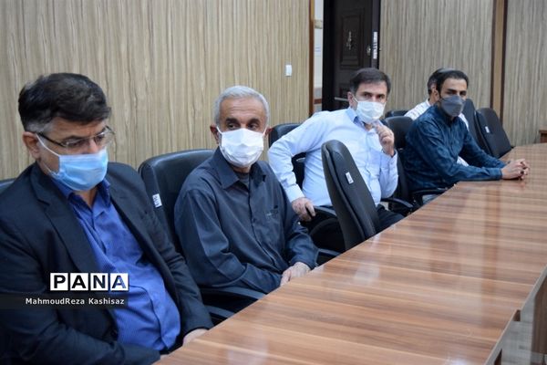 تقدیر از خانواده شهدا، آزادگان، جانبازان و رزمندگان هشت سال دفاع مقدس