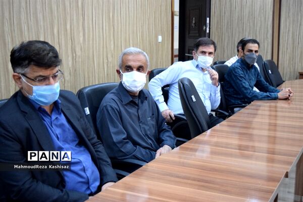 تقدیر از خانواده شهدا، آزادگان، جانبازان و رزمندگان هشت سال دفاع مقدس