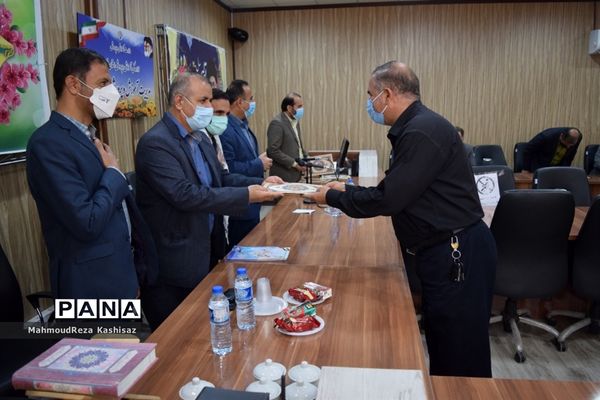 تقدیر از خانواده شهدا، آزادگان، جانبازان و رزمندگان هشت سال دفاع مقدس