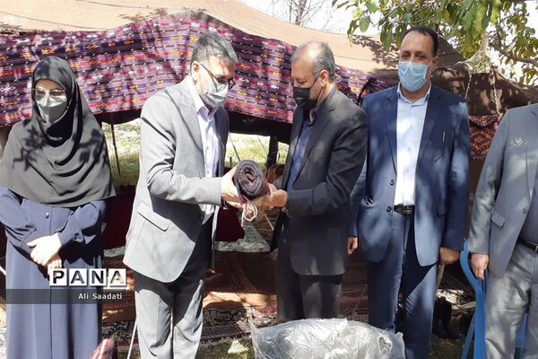 نواختن زنگ آغاز فعالیت مدارس عشایری خراسان رضوی