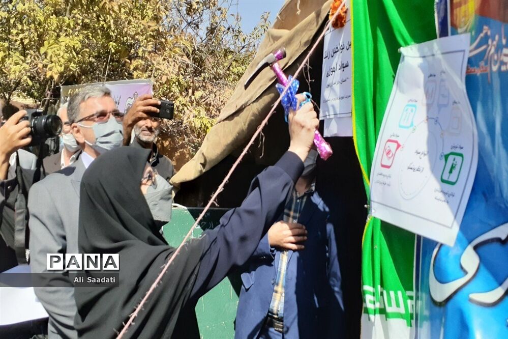 نواختن زنگ آغاز فعالیت مدارس عشایری خراسان رضوی