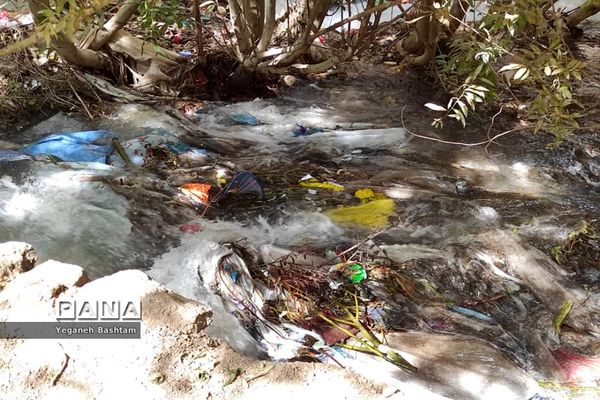 پراکندگی زباله در روستای گردشگری  ونایی بروجرد