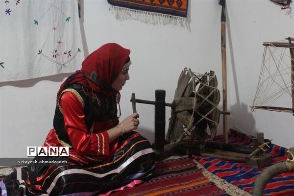 نمایشگاه صنایع دستی و گردشگری در شهرستان گلوگاه