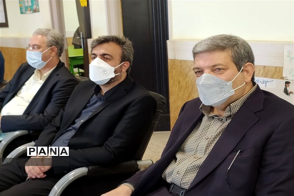 بازدید معاون وزیر و رئیس سازمان استثنایی کشور از مدارس منطقه فشافویه