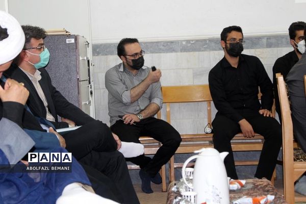 جلسه هم‌اندیشی مربیان پیشتاز مدارس شهرستان کهک