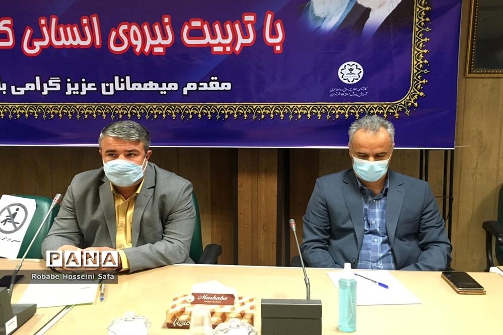 تقدیر از برترین‌های جشنواره سفیران سلامت منطقه ۱۷