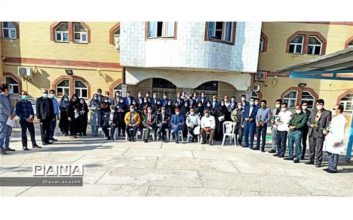 معلم  مهمترین و اساسی ترین عنصر نظام تعلیم و تربیت است