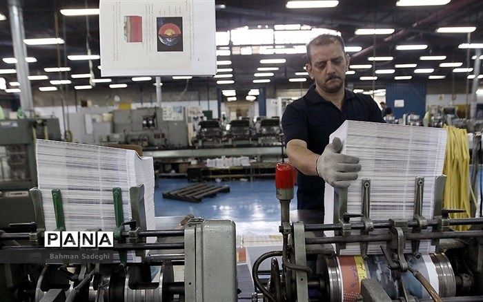 نیکزاد: امنیت شغلی و معیشت کارگران باید در بالاترین سطح حفظ شود