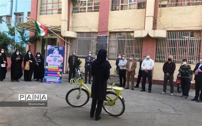 کارکنان آموزش و پرورش منطقه ۱۲ تهران به دوچرخه سواران شهر پیوستند