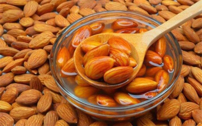 فواید بادام خیس خورده