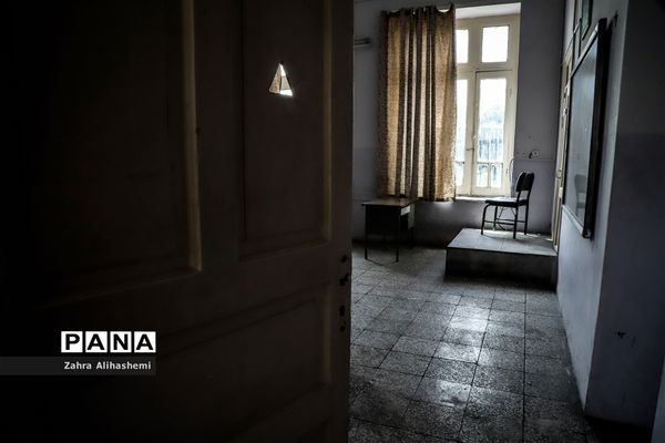 دبیرستان انوشیروان دادگر