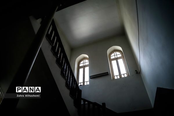 دبیرستان انوشیروان دادگر