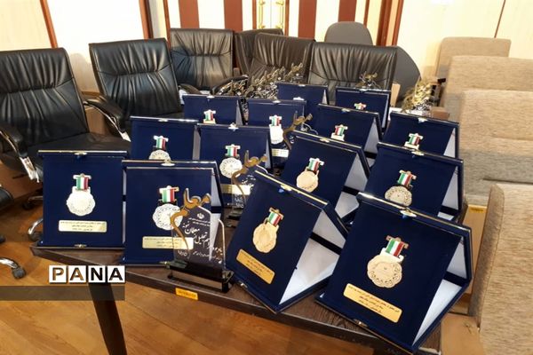 مراسم تجلیل از معلمان نمونه البرزی به مناسبت هفته معلم