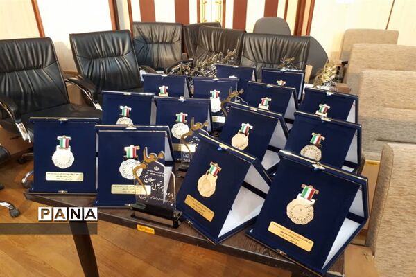 مراسم تجلیل از معلمان نمونه البرزی به مناسبت هفته معلم