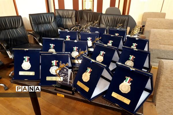 مراسم تجلیل از معلمان نمونه البرزی به مناسبت هفته معلم
