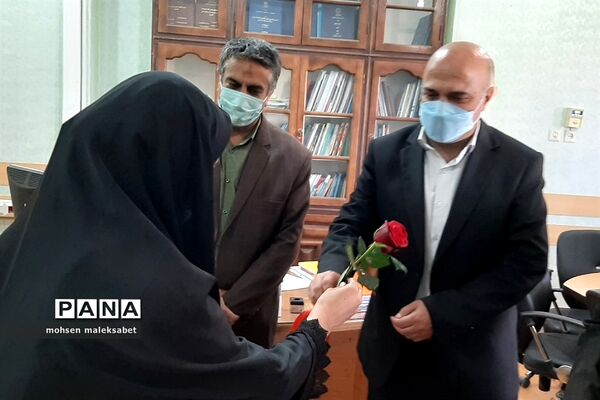 تقدیر از زحمات مدیرکل و معاونان اداره‌کل آموزش و پرورش استان یزد
