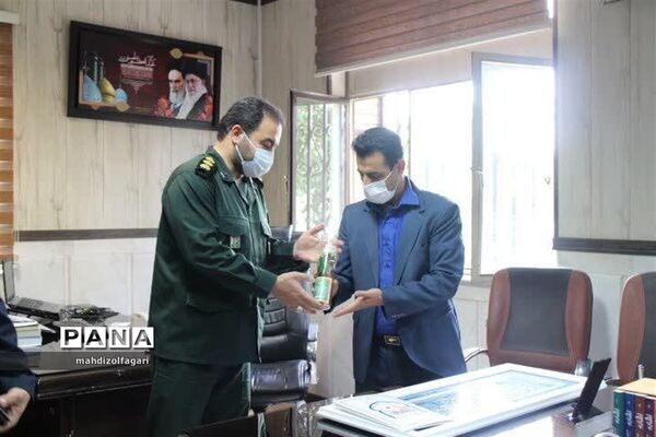 دیدار فرمانده سپاه حضرت عبدالعظیم حسینی (ع) با  مدیر آموزش و پرورش ناحیه دو شهر ری