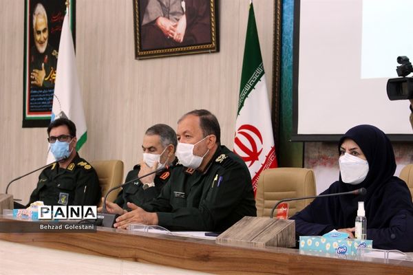 مراسم تجلیل از معلمان منتخب بسیجی در ارومیه