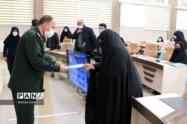 مراسم تجلیل از معلمان منتخب بسیجی در ارومیه