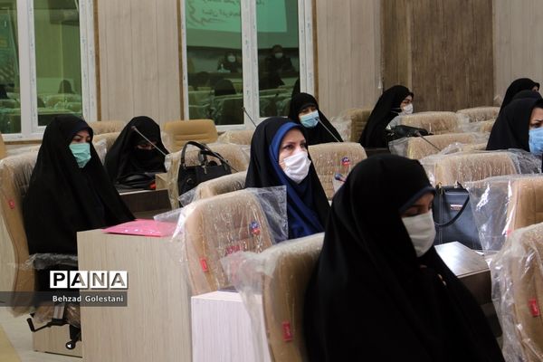 مراسم تجلیل از معلمان منتخب بسیجی در ارومیه