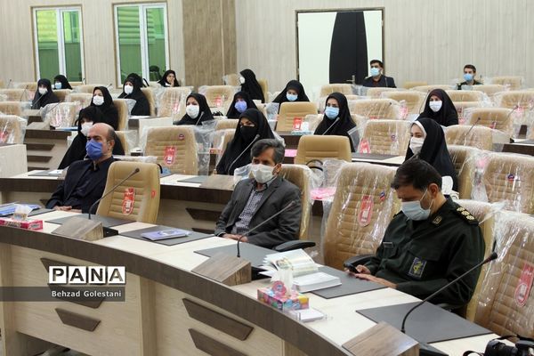 مراسم تجلیل از معلمان منتخب بسیجی در ارومیه